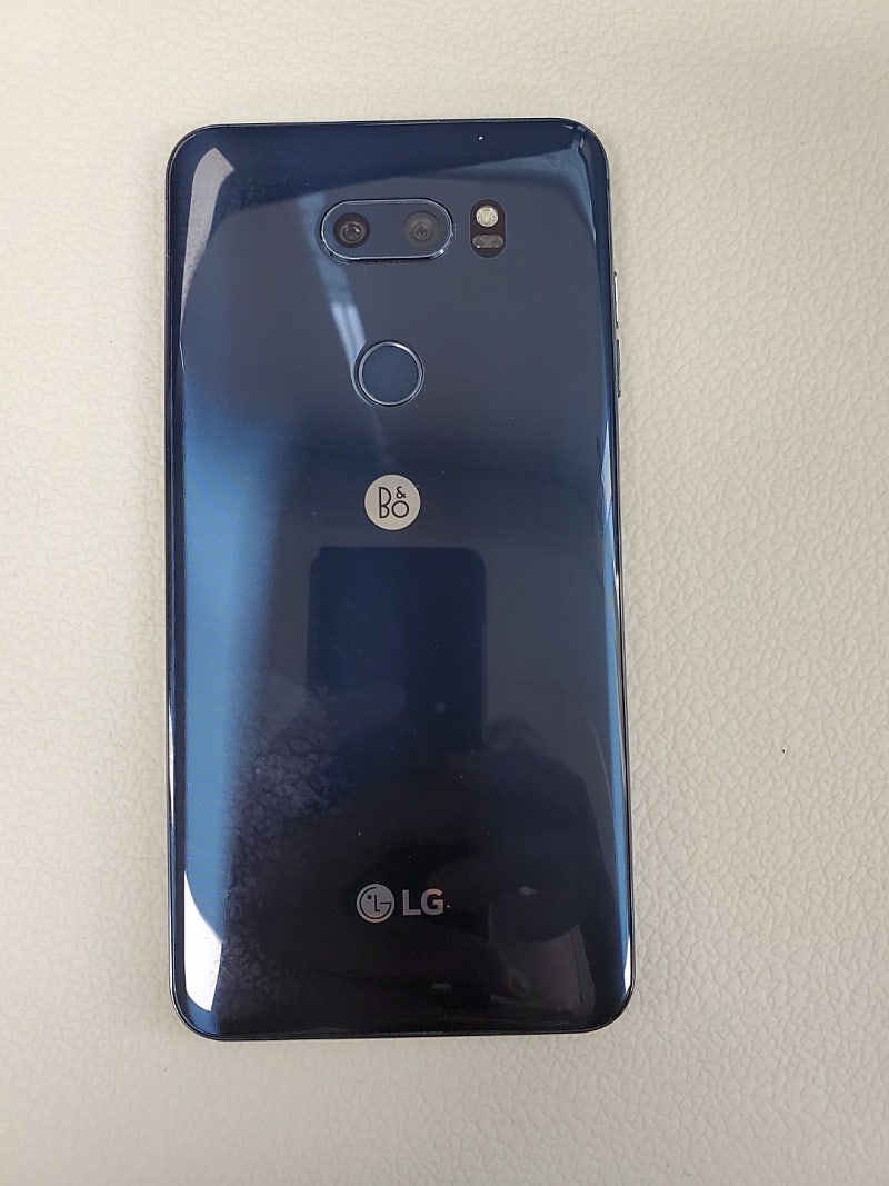 LGV30 64기가 블루 이뿐액정금 4만원 판매