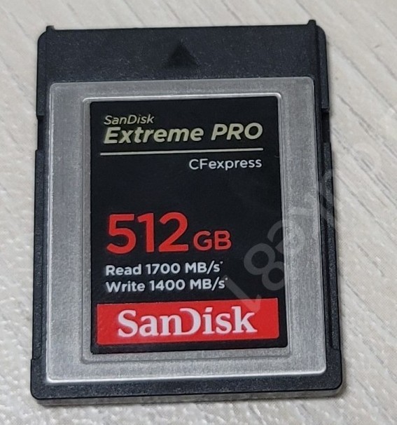 샌드디스크 CFexpress Type-B 512GB 및 전용리더기 팝니다.