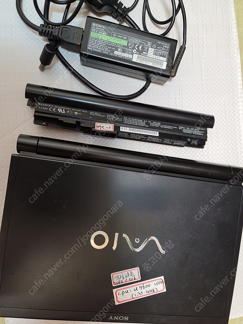 Sony VAIO 노트북 VGN-TZ36L, 정상작동이나 액정이 파손(사진참조) 되어 부품용으로 판매함