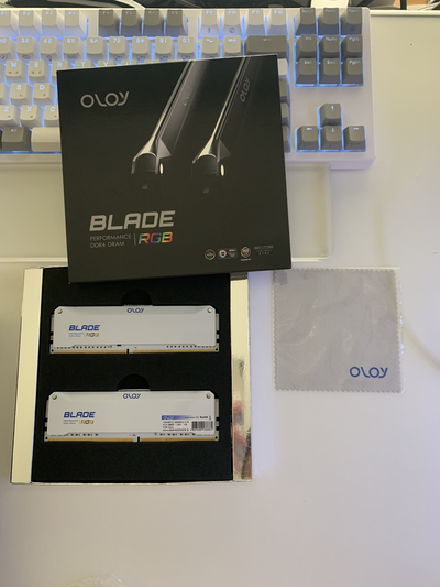 OLOy Blade DDR4-3600 CL18 16GB (8x2) "2개" 팝니다.