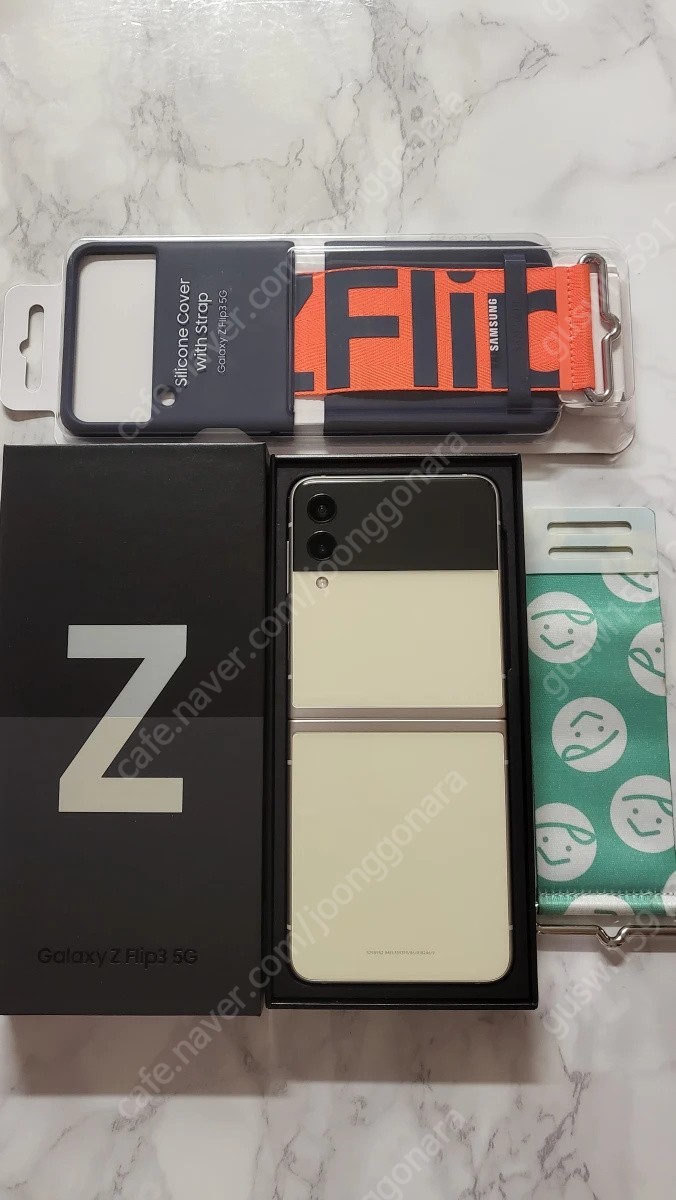 Z 플립3 크림 자급제 + 실리콘커버 네이비스트랩 Galaxy Z Flip3 Z플립3