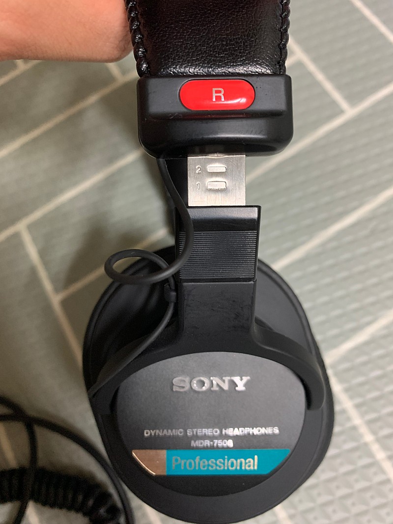 Sony 헤드폰 모델명 MDR-7606 팝니다