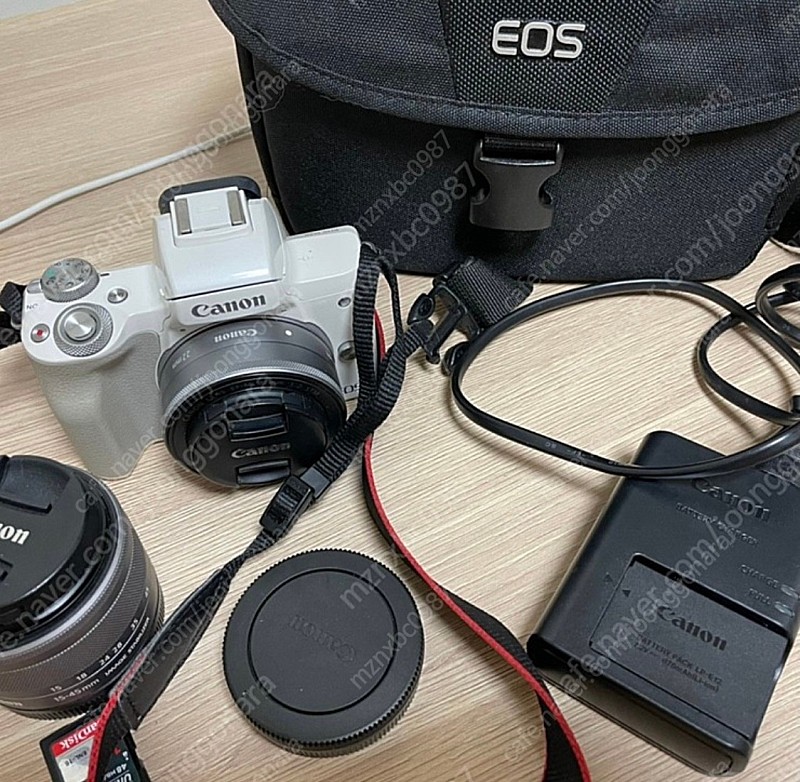 캐논 미러리스 eos m50 본품 렌즈1개 메모리카드2개 배터리2개