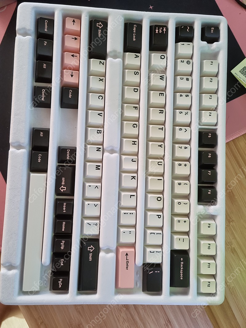 GMK 올리비아 + 슷바킷 팝니다