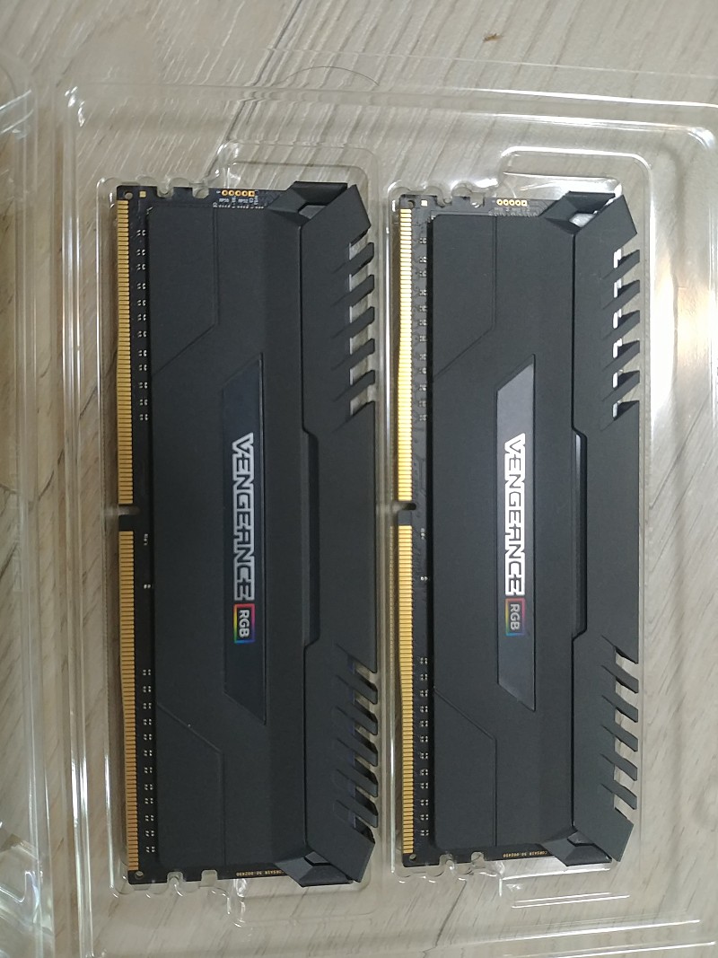 16 기가 램 CORSAIR DDR4-3466 CL16 VENGEANCE RGB 패키지 (16GB(8Gx2))