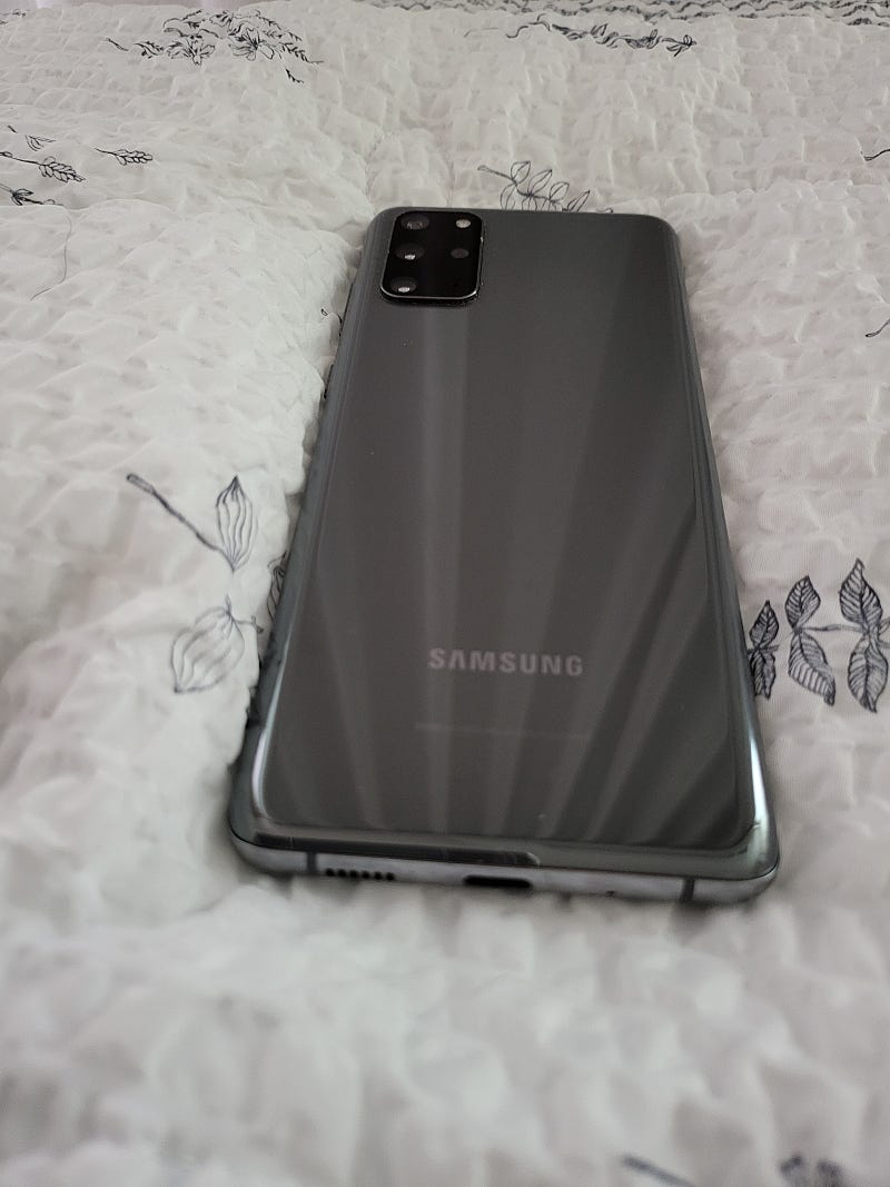 갤럭시 s20+ 5G 256GB 그레이 팝니다.