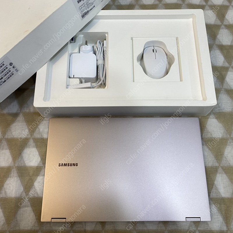 삼성전자 갤럭시북 플렉스2 노트북 (NT950QDA-XC58Z) 판매합니다