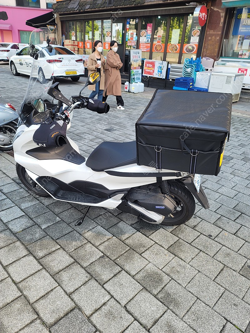 pcx 21년식 abs 블박o 배달세팅 팝니다 1500km 주행 건대에서 거래