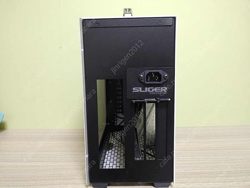 Sliger SM580 White ITX 케이스 판매합...--5