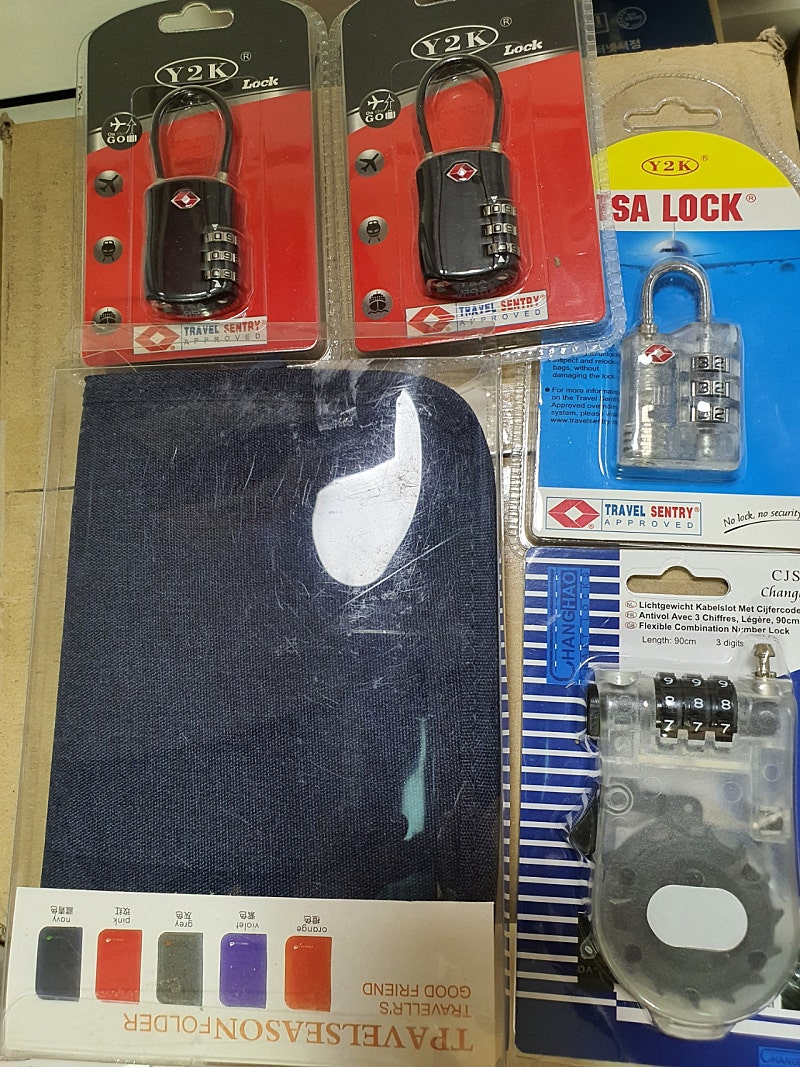자물쇠, 체인, 멀티어댑터, 여권지갑 (미개봉)택포