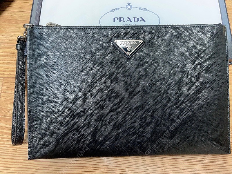 [새상품][프라다] PRADA 사피아노 삼각로고 클러치백 2NH005 PN9 F0002