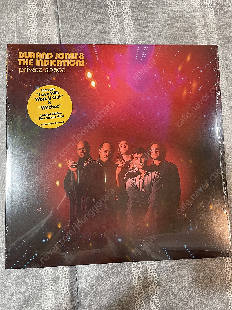 Durand Jones & The Indications(듀랜드 존스 앤 더 인디케이션스) - Private Space(Red Nebula Vinyl)