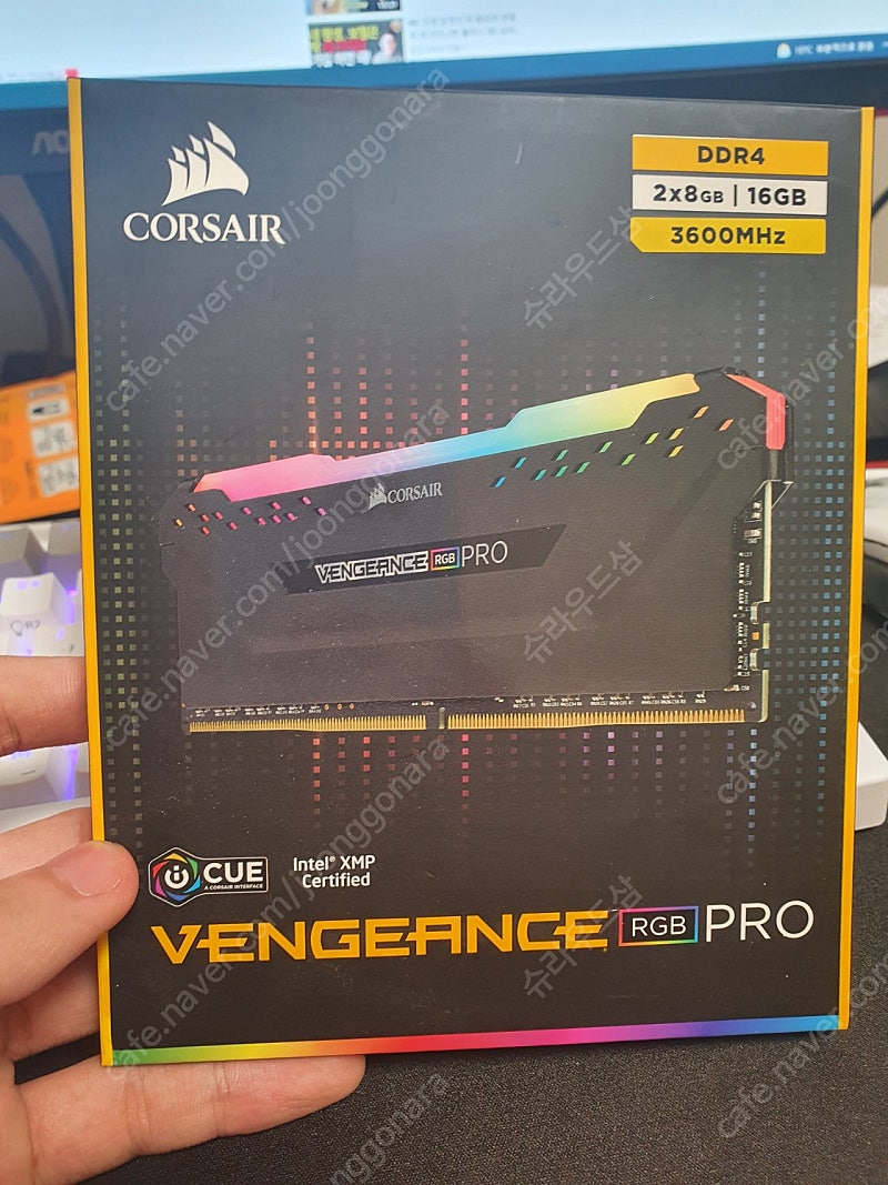 커세어 ddr4 cl18 3600 벤저스 프로 Rgb 튜닝램 (8g x 2 총16g)