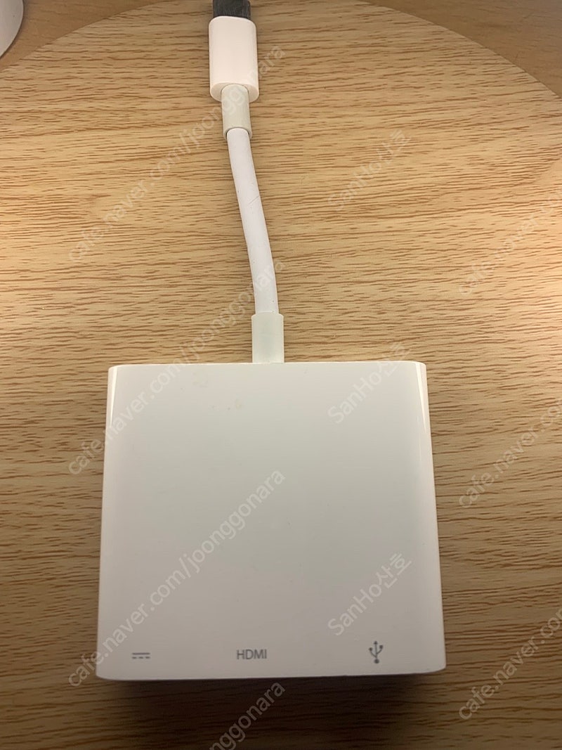 애플 정품 USB-C Digital AV Multiport 어댑터 팝니다.