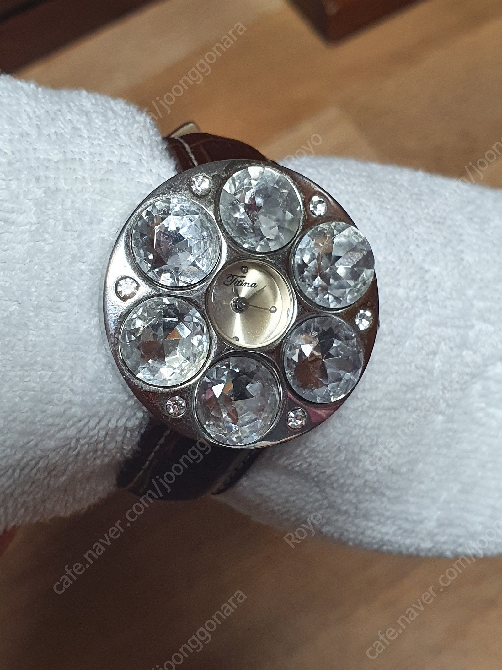 티티나 오스트리안 라인석 시계