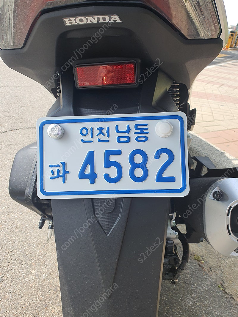 하얀색 pcx 21년식