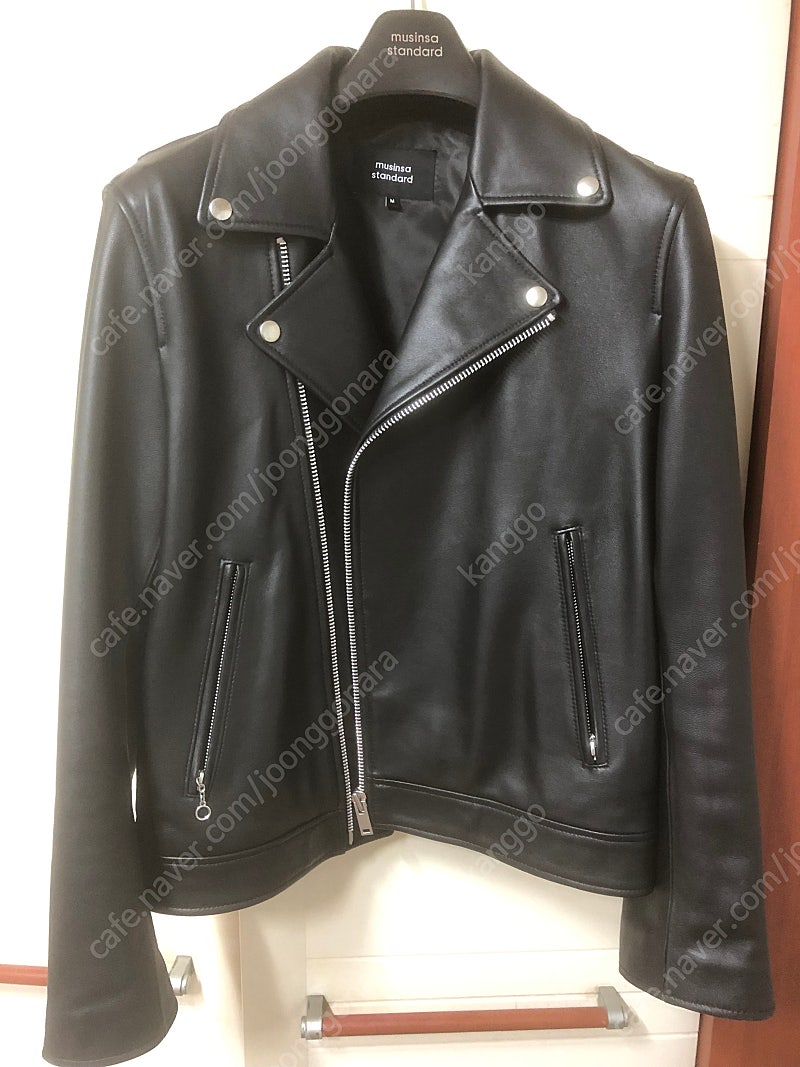 (유아인착용) 무신사스탠다드 램스킨 가죽 라이더 자켓 M사이즈 (새것)--2