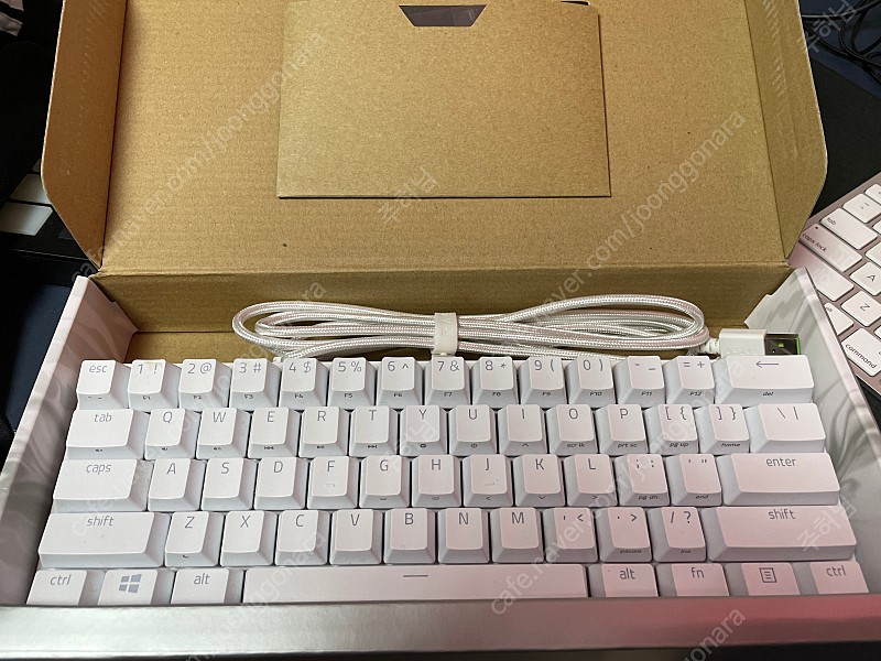 레이저 헌츠맨 머큐리 미니 키보드 적축 Razer Huntsman mini keyboard 새상품급 택비포함 8만원