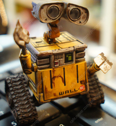 Wall-e, 월E, 월이 RC 제품 구매합니다. 망가진것 상관 없습니다.