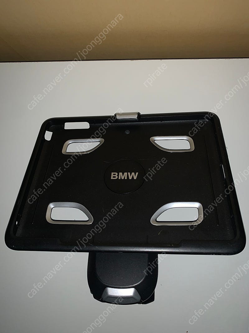 BMW 아이패드 ipad 거치대 팝니다.