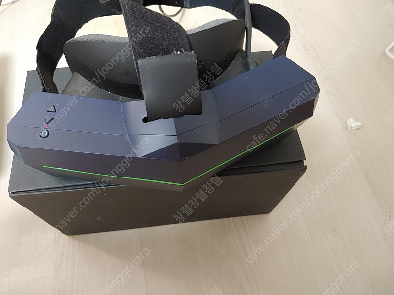 VR풀세트 판매합니다(베이스 스테이션 2.0 밸브 컨트롤러, 파이맥스 8K)