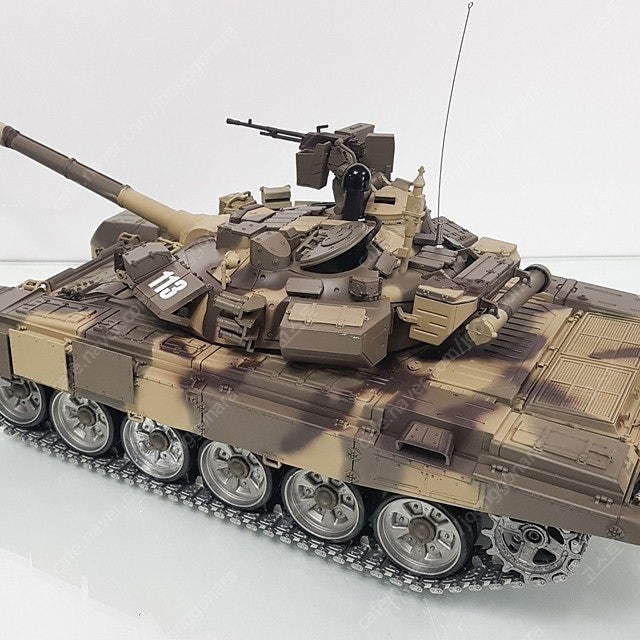 헨롱 1/16 T-90구합니다