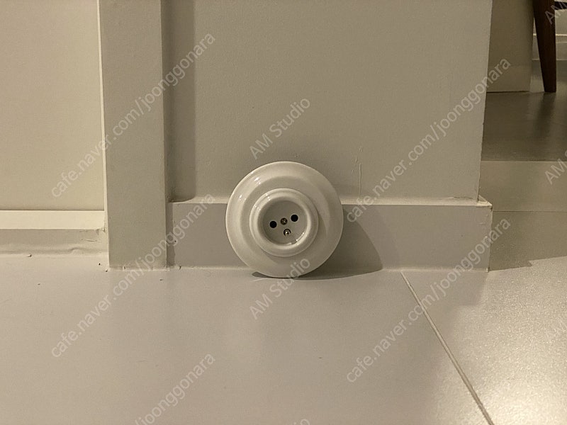 레트로 도자기 콘센트 220v 두개 신품팝니다--0