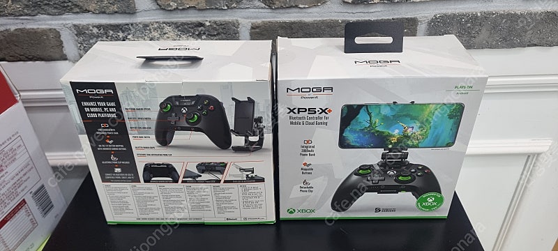 MOGA XP5-X 게임 콘트롤러 2개 팝니다.