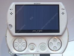 고장난 psp go 화이트 삽니다