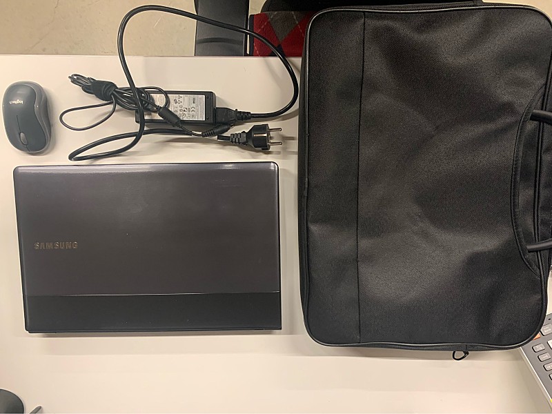 삼성 NT300E5X-TD5S (노트북 + 무선마우스 + 충전기 + 가방)