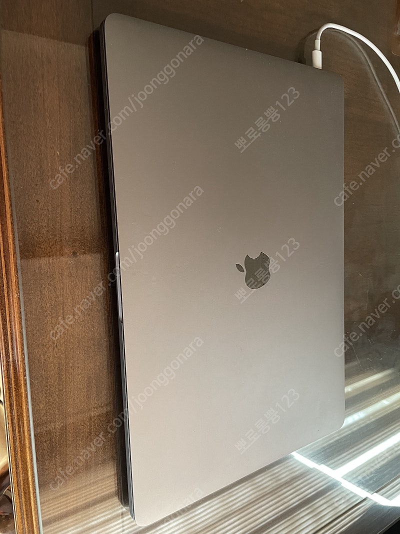 2019 맥북프로 16인치 기본형 애플케어 23년 신품급 박풀 판매