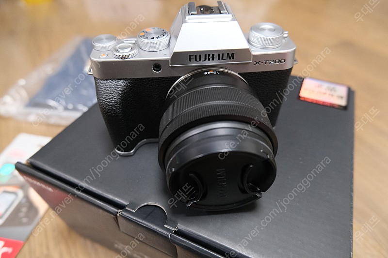 (대구) 후지필름 x-t200 실버 미러리스카메라 15-45mm렌즈킷 / 메모리카드 128gb / 12월05일 구매 신품급
