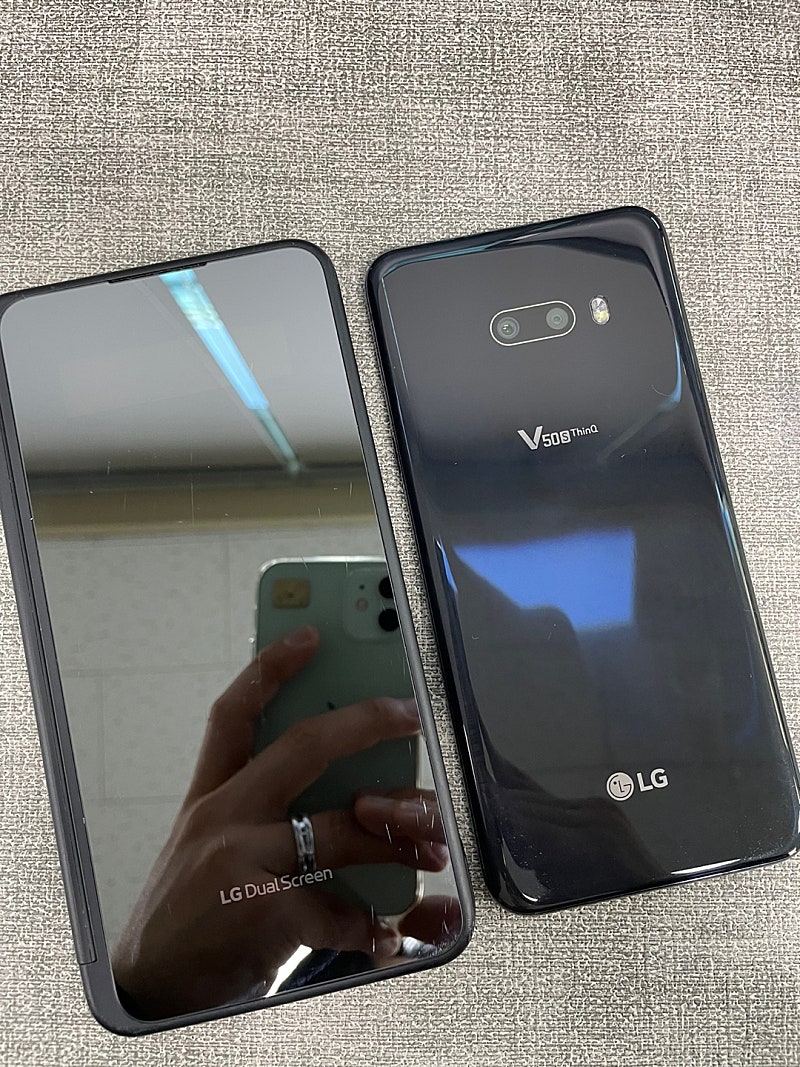 ﻿LG V50S 256기가 블랙 듀얼스크린2 포함 상태좋은단말기 19만원 판매
