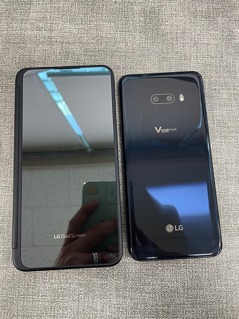﻿LG V50S 256기가 블랙 듀얼스크린2 포함 상태좋은단말기 20만원 판매