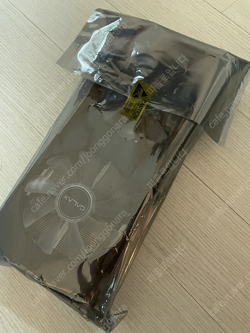 그래픽카드 Galaxy RTX2070 super 미사용품 쿨거래 부톼케요. 가격다운 750,000