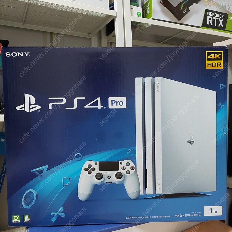 PS4 PRO 화이트 모델 판매