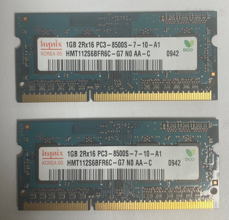 하이닉스 노트북용 DDR3 1GB PC3-8500S 팝니다.