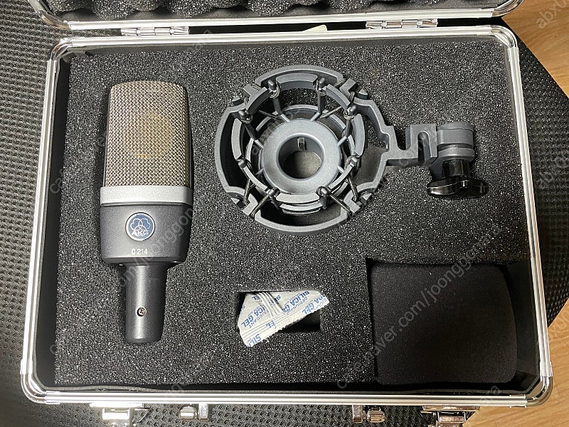 Akg C214 판매합니다--1