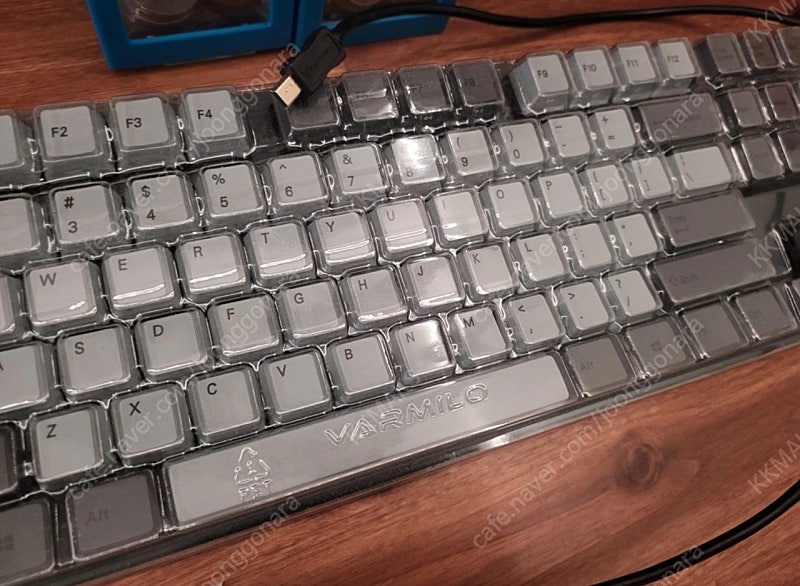VARMILO VA87M 저소음 적축 키보드 판매합니다--2