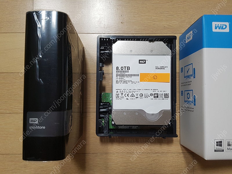 WD 이지스토어 easystore 8TB 판매합니다.