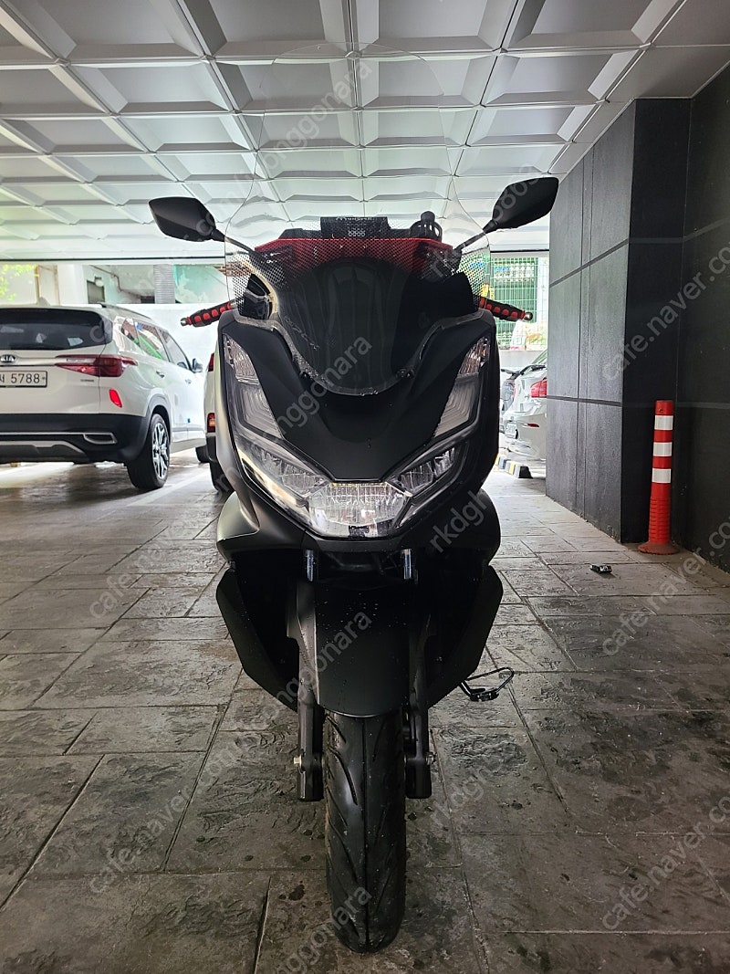 [급매] pcx 21년식 abs 8311km 신차급 판매합니다!