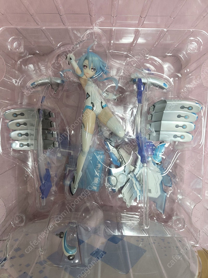 아마쿠니 화이트 하트 피규어