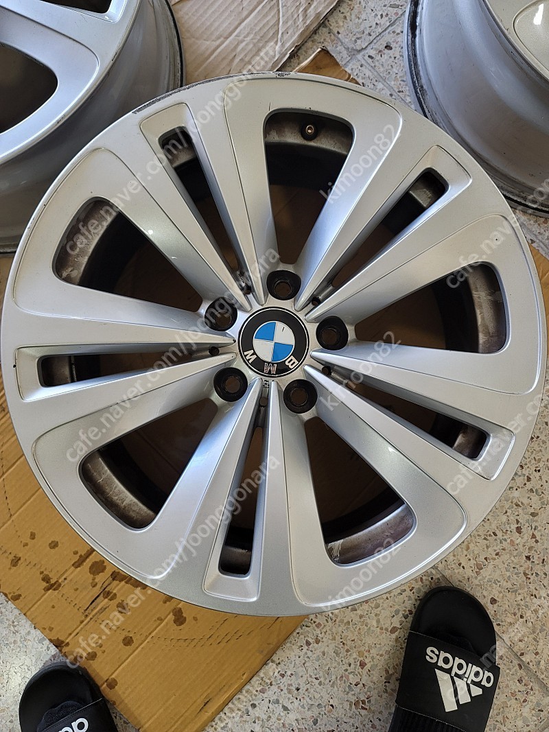 BMW 5GT 정품 순정 휠 18인치 알루미늄 휠 4개 판매합니다. 개당 5만원