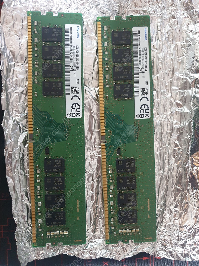 삼성 DDR4 (PC4 3200) 16기가 16GB 2장 팝니다.