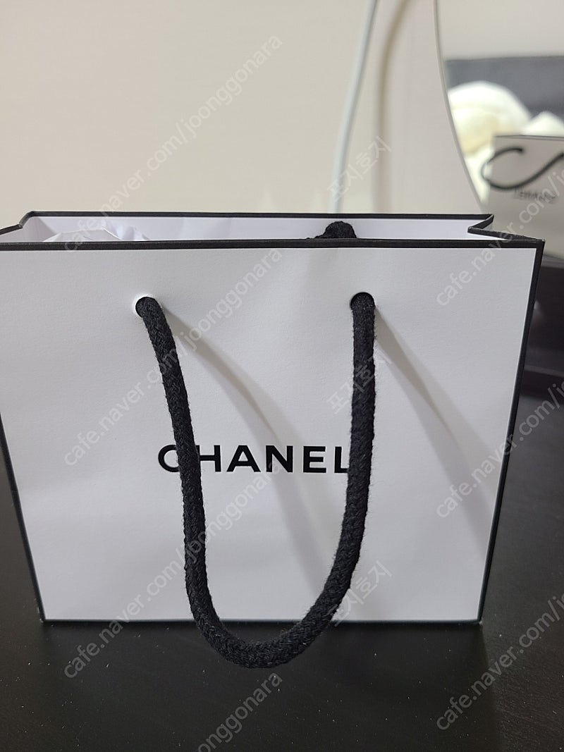 (새상품) 샤넬 CHANEL NO.1 레드 까멜리아 세럼 미스트