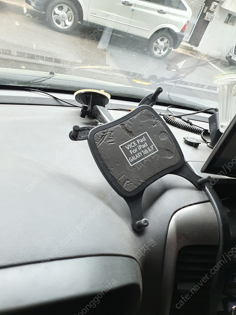 차량 태블릿 거치대--1