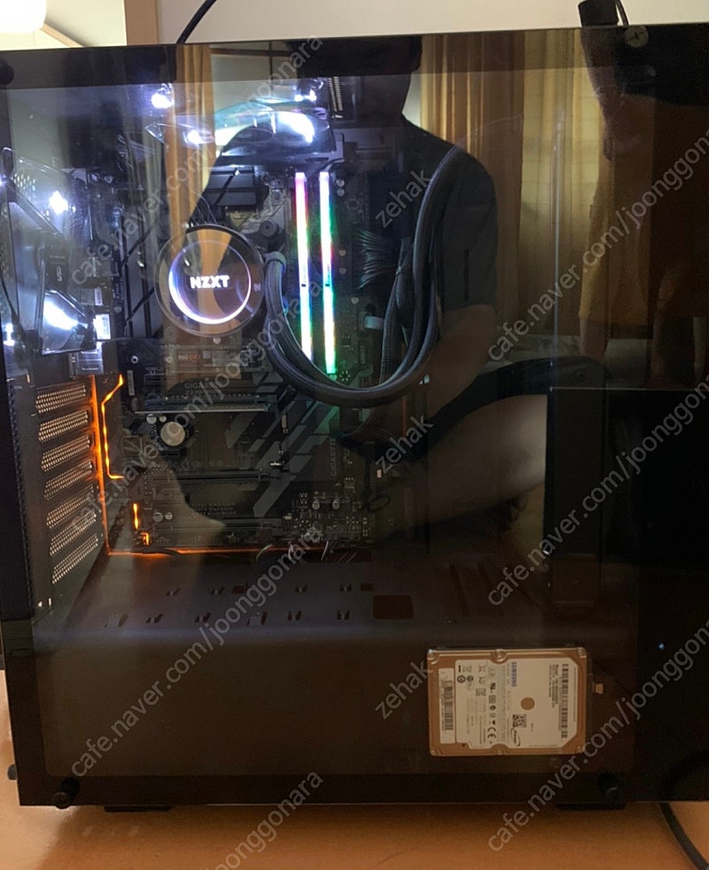 i7 8700 PC 본체 판매합니다. 스펙은 사진 참조