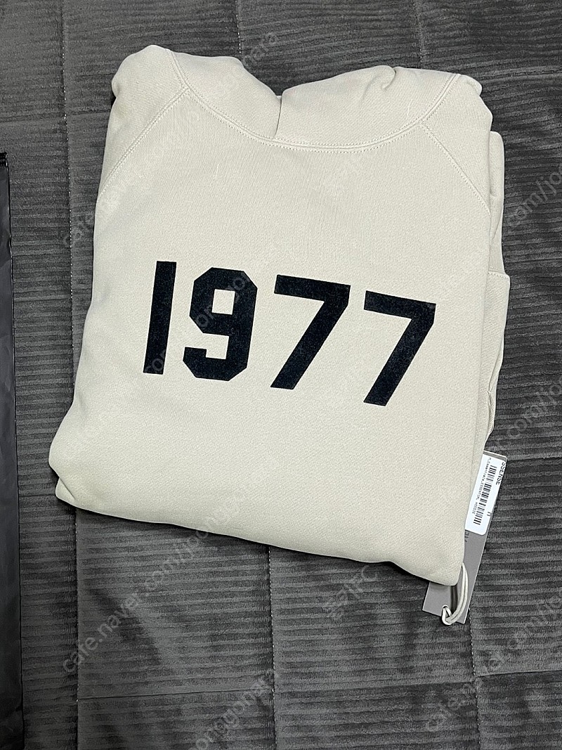 피오갓 에센셜 1977 후드티셔츠 WHEAT M사이즈 판매합니다