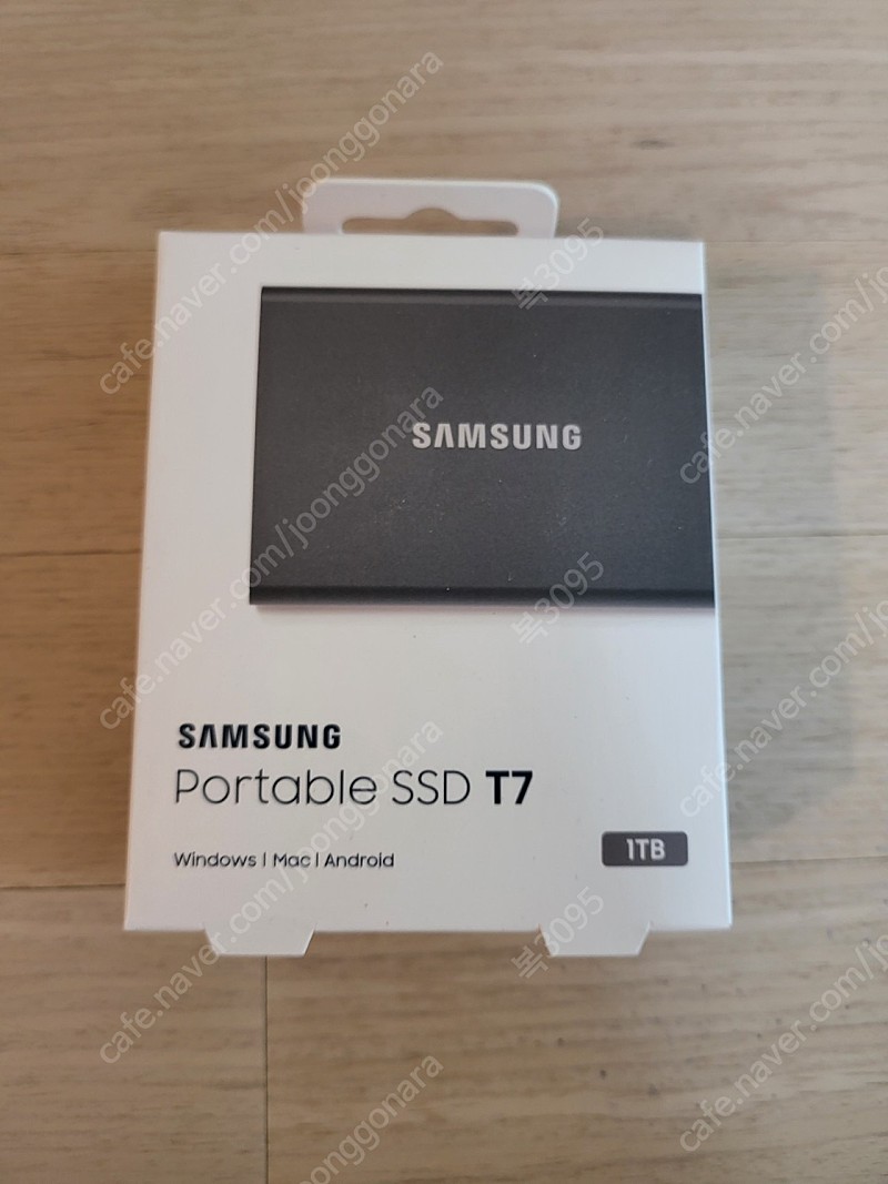 미개봉 삼성 포터블 SSD T7 1테라 판매합니다..