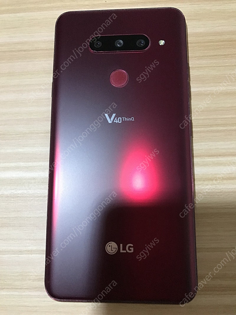 LG V40